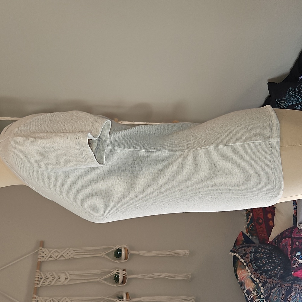 Pearl Cotton Ribbed Crewneck Tee In Grey - Picture 6 of 11